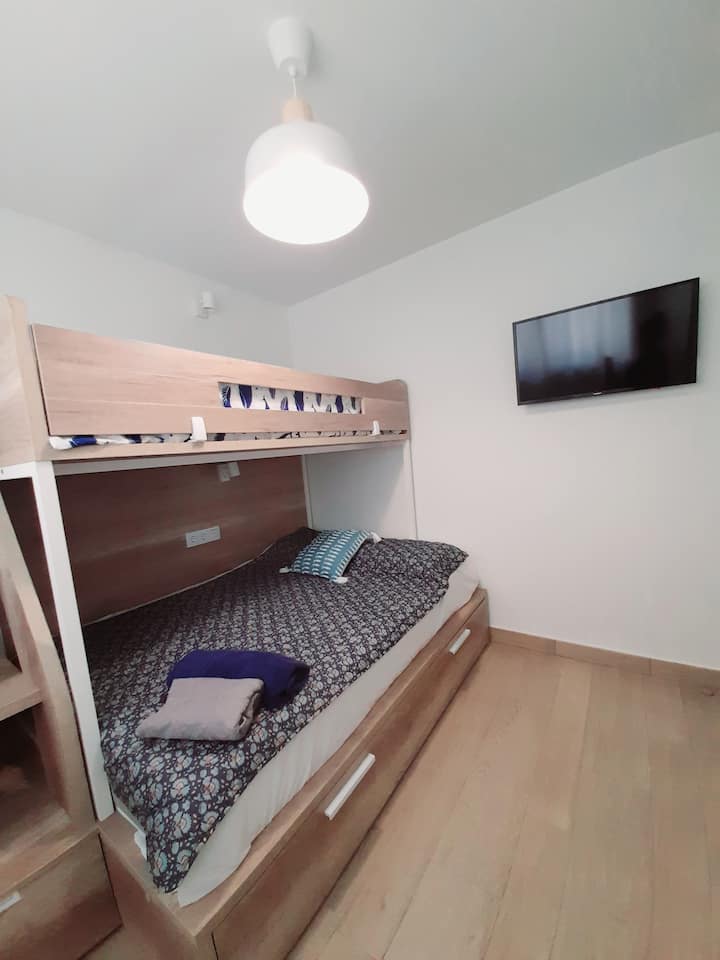 Soveværelse 3. Køjeseng med plads til fire.
