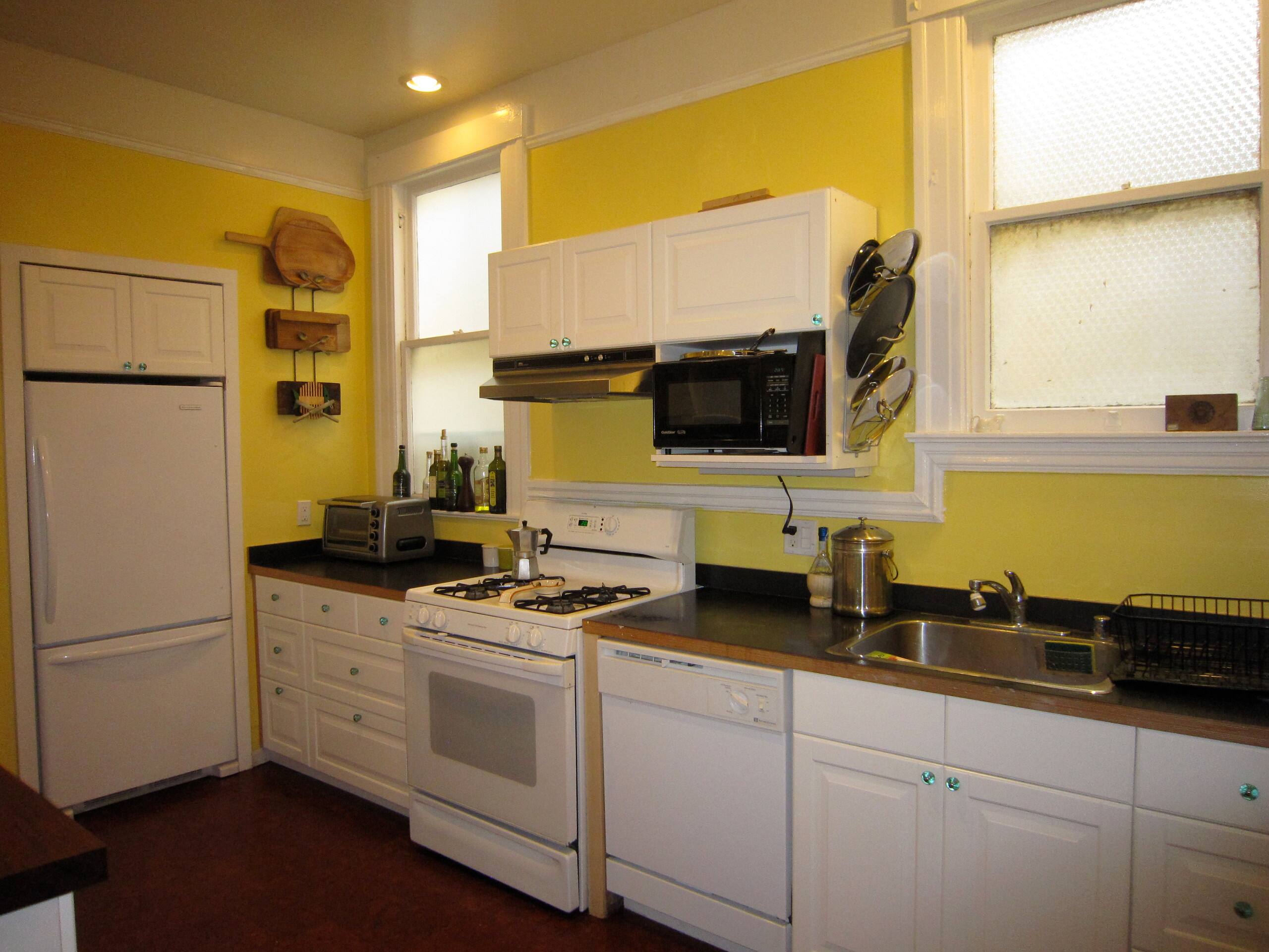 Condo in San Francisco · ★4.96 · 3 bedrooms · 3 beds · 1 bath - Image 3