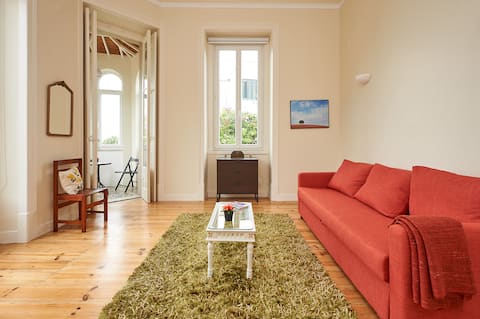 Beautiful apartment w/ fabulous views!Free Parking