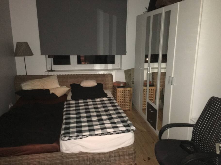 Schlafzimmer mit Doppelbett