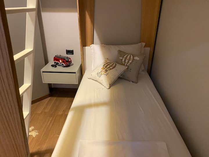 Schlafzimmer 2
