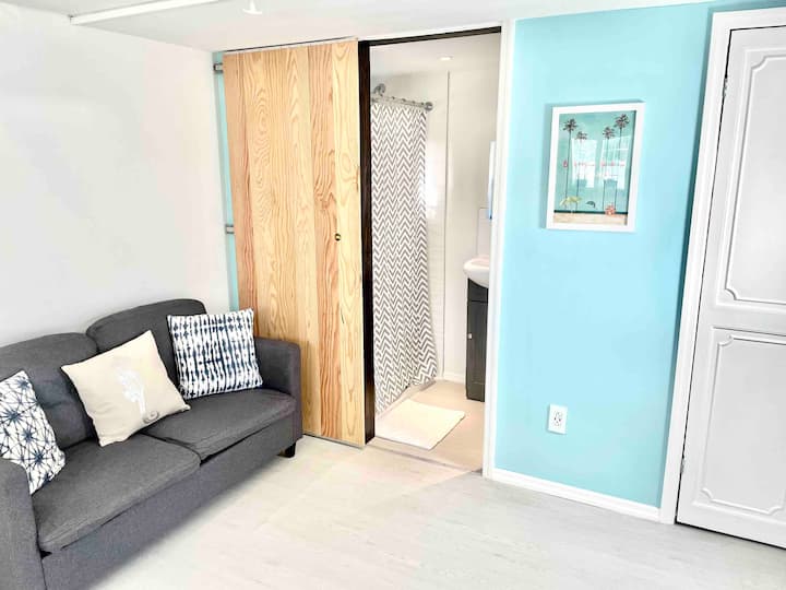 Tranquil Blue Tiny Home By Sea - Bahamas