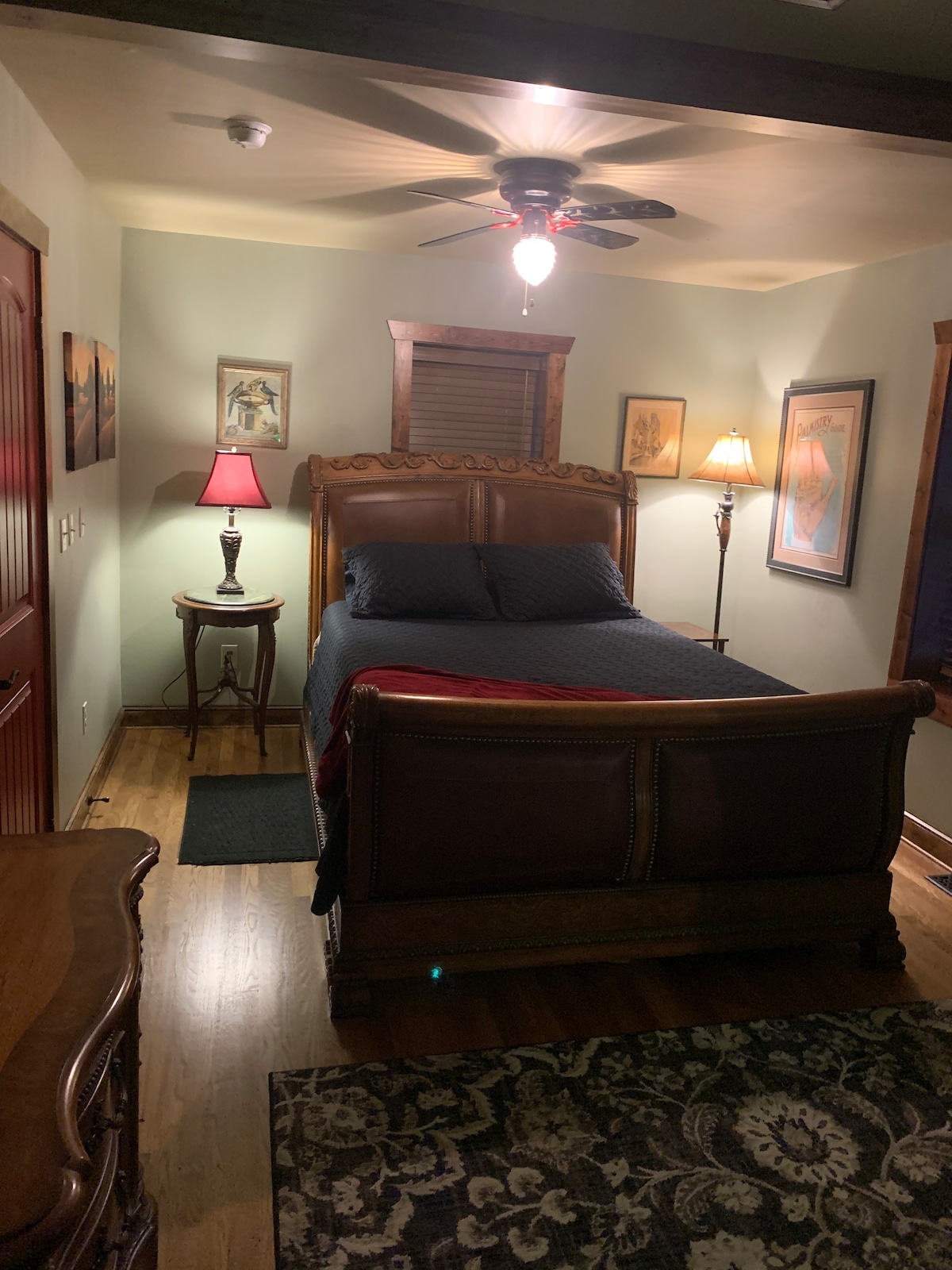 سرير بحجم كوين