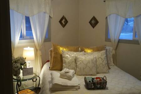 Sweet Dreams in Boise! Comfy Queen Bed!!