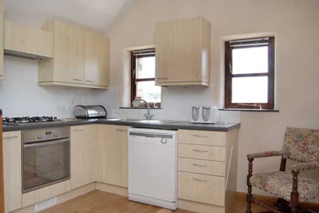 Fully fitted kitchen