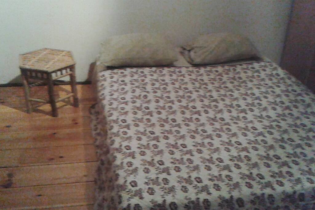 Bedroom - Futon (Ikea, 175x140)