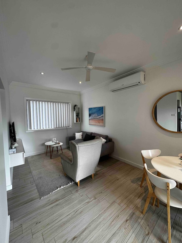 Home Amongst The Gumtrees - Two Bedroom Cottage - Sutherland