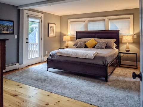 Fantastic Kittery Home with Pool