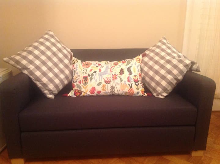 Large Ensuite Room With Double Bed And Chair Bed. - Newport