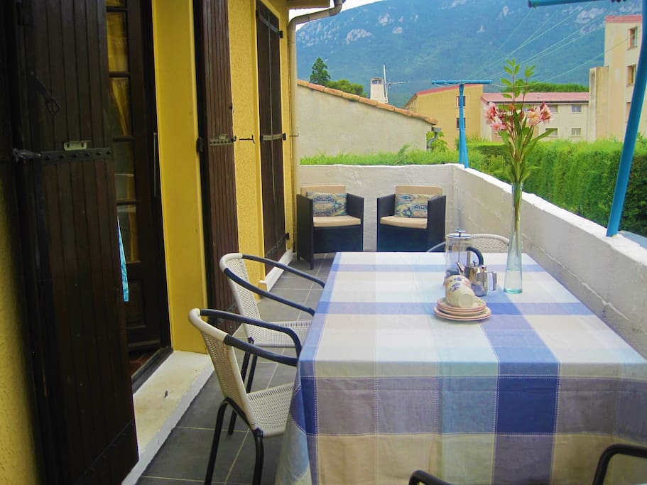 Large balcony off kitchen.