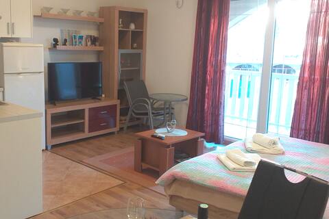 Top performing Airbnb: Sweet Studio TONI with balcony, near Dubrovnik in Šumet