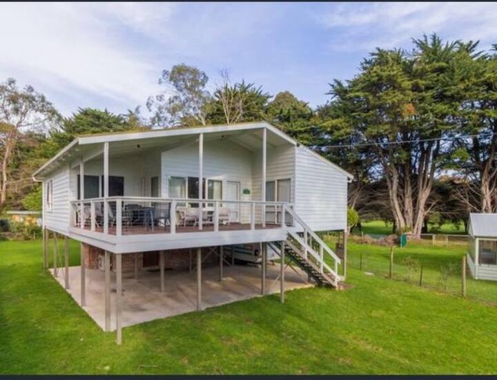 *Our Home* Premium Location- Chooks, Golf, Linen - Phillip Island