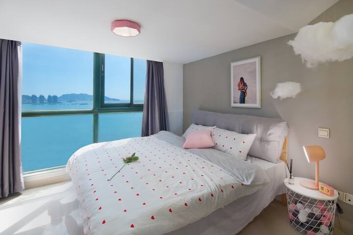 城宿【云端少女】三亚湾两居无敌海景房/ 临海100米/椰梦长廊/近市区/第三市场/赠送免税店一日游