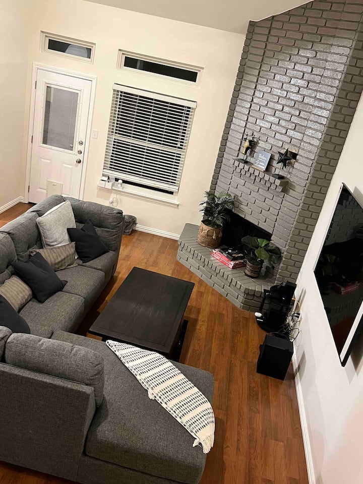 Beautiful Home In A Quiet North Austin  Suburb! - Round Rock, TX
