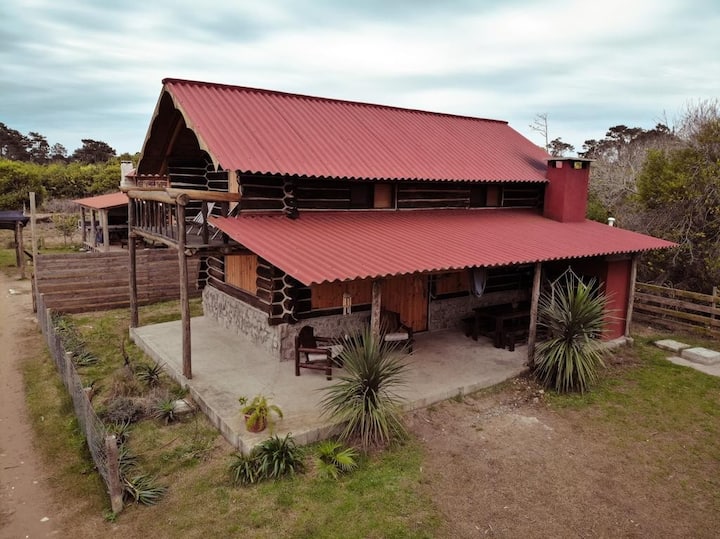 Log Cabin, in Serena Beach, WiFi