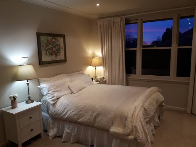 INNER SOUTH B &B  near MANUKA