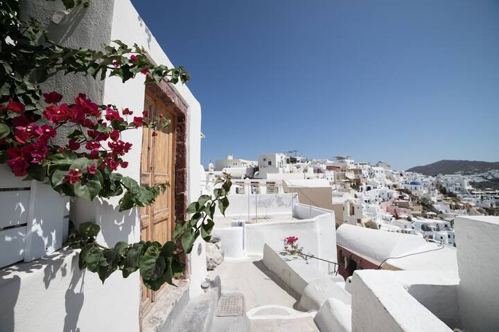 The Volcano Cave House by Spitia Santorini gallery image 2