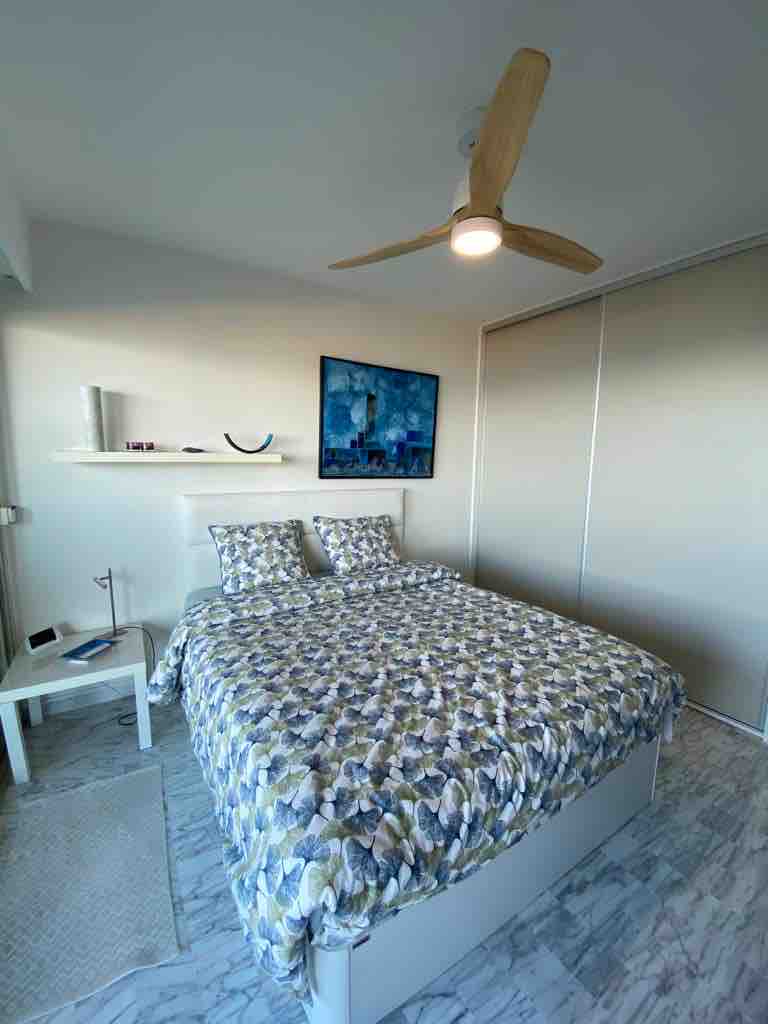 חדר עם גישה ישירה למרפסת נוף לים, מצעים חדשים 160x200.