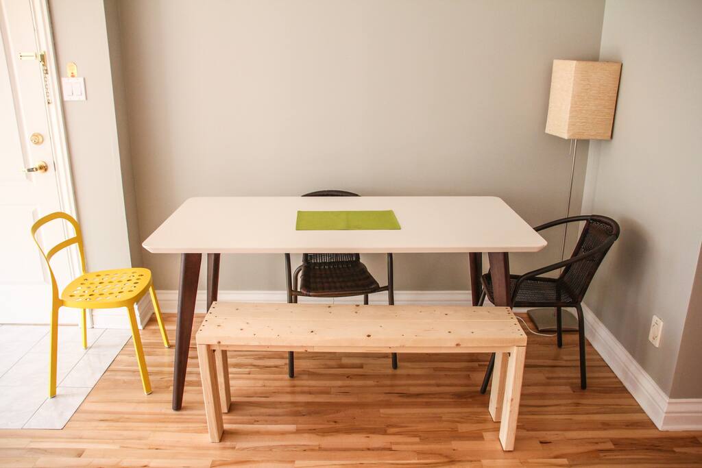 Table à manger pour 6 personnes
