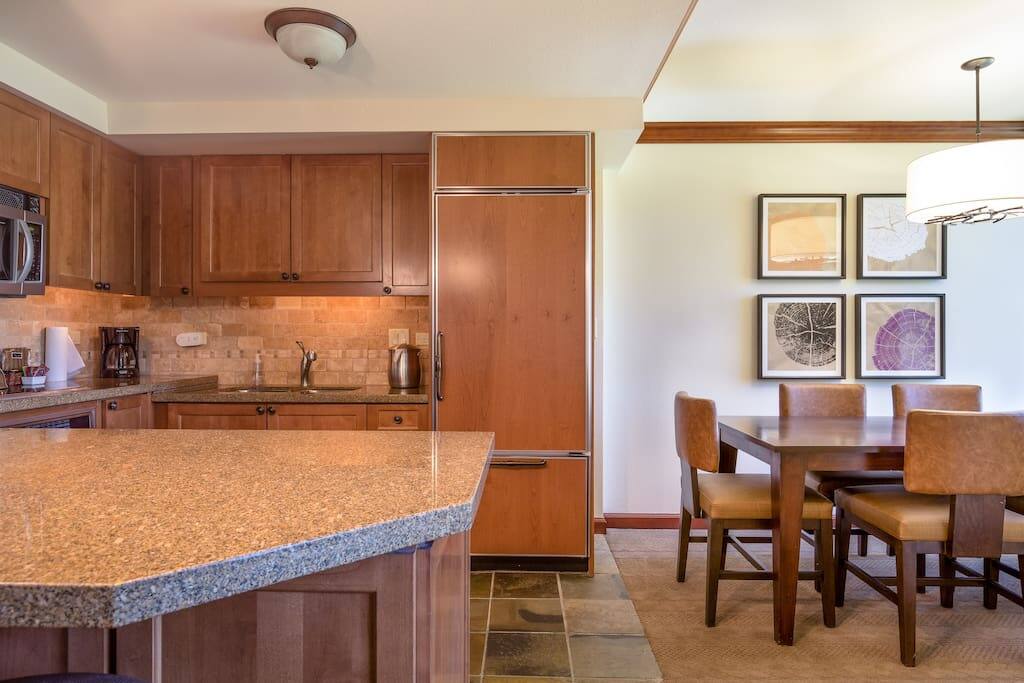 Kitchen and dining area.