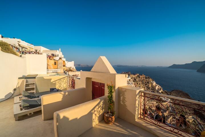 Sunset villa in Oia gallery image 5