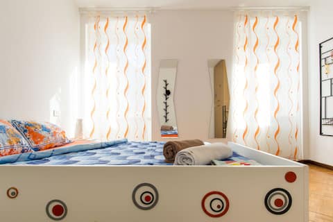 WI-FI ORANGE ROOM CLOSE TO CENTER