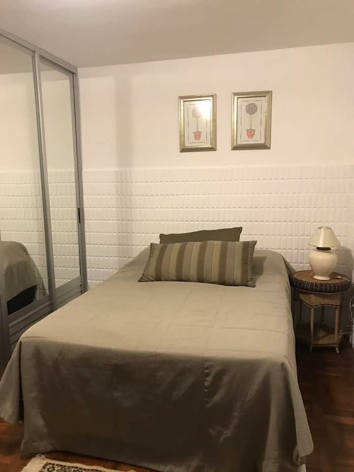 Spavaća soba 1 - bračni krevet.