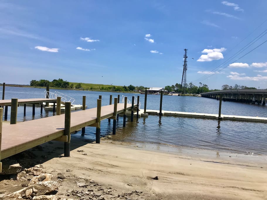 Docks directly outside cottage to launch boat