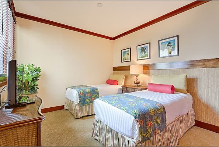 สามารถแปลงเตียงแฝด 2 หลังให้เป็นเตียงคิงไซส์ได้ตามคำขอระหว่างการจอง (ก่อนวันเข้าพัก)