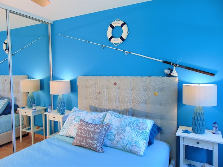 Druhá spálňa, manželská posteľ, s kvalitnými matracmi a vankúšmi.