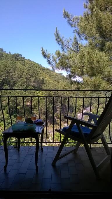Le balcon