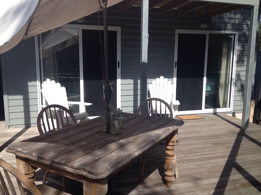 Two bedroom flat, lovely and private, surrounded by beautiful bushland.