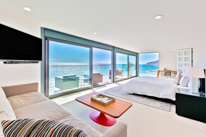 Modern Malibu Paradise gallery image 4