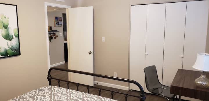 Dormitorio 2: espacio de trabajo tranquilo