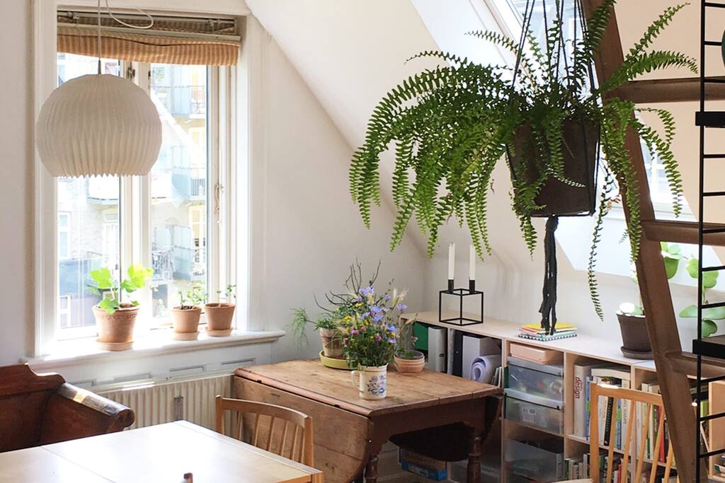 Light and spatial kitchen