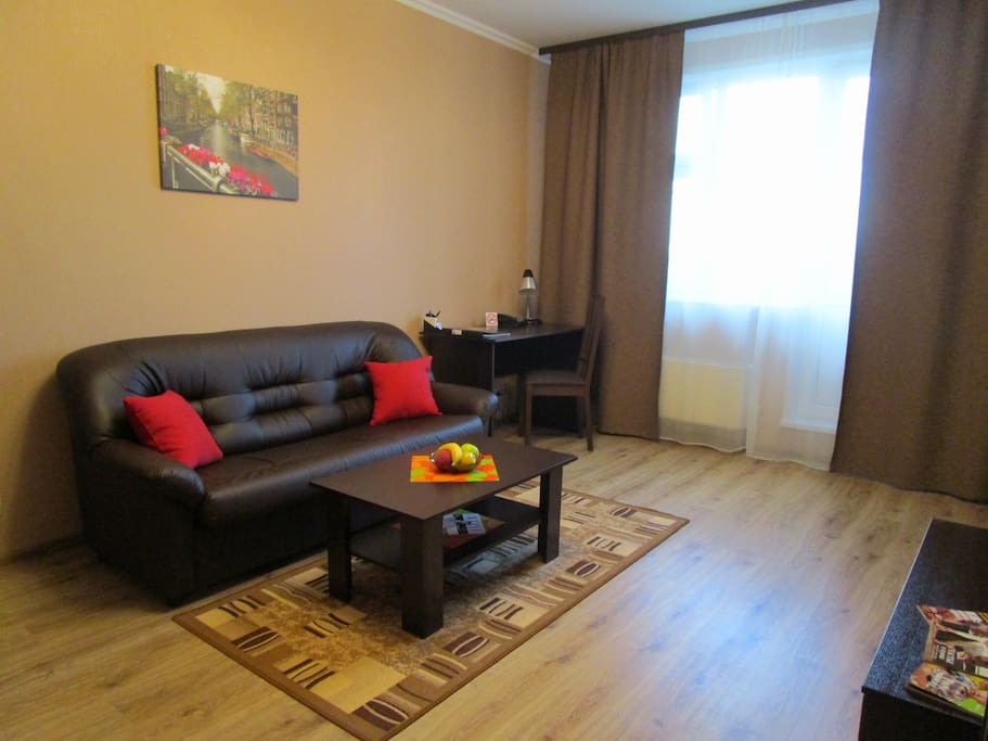 Диван в гостиной / Sofa in the lounge
