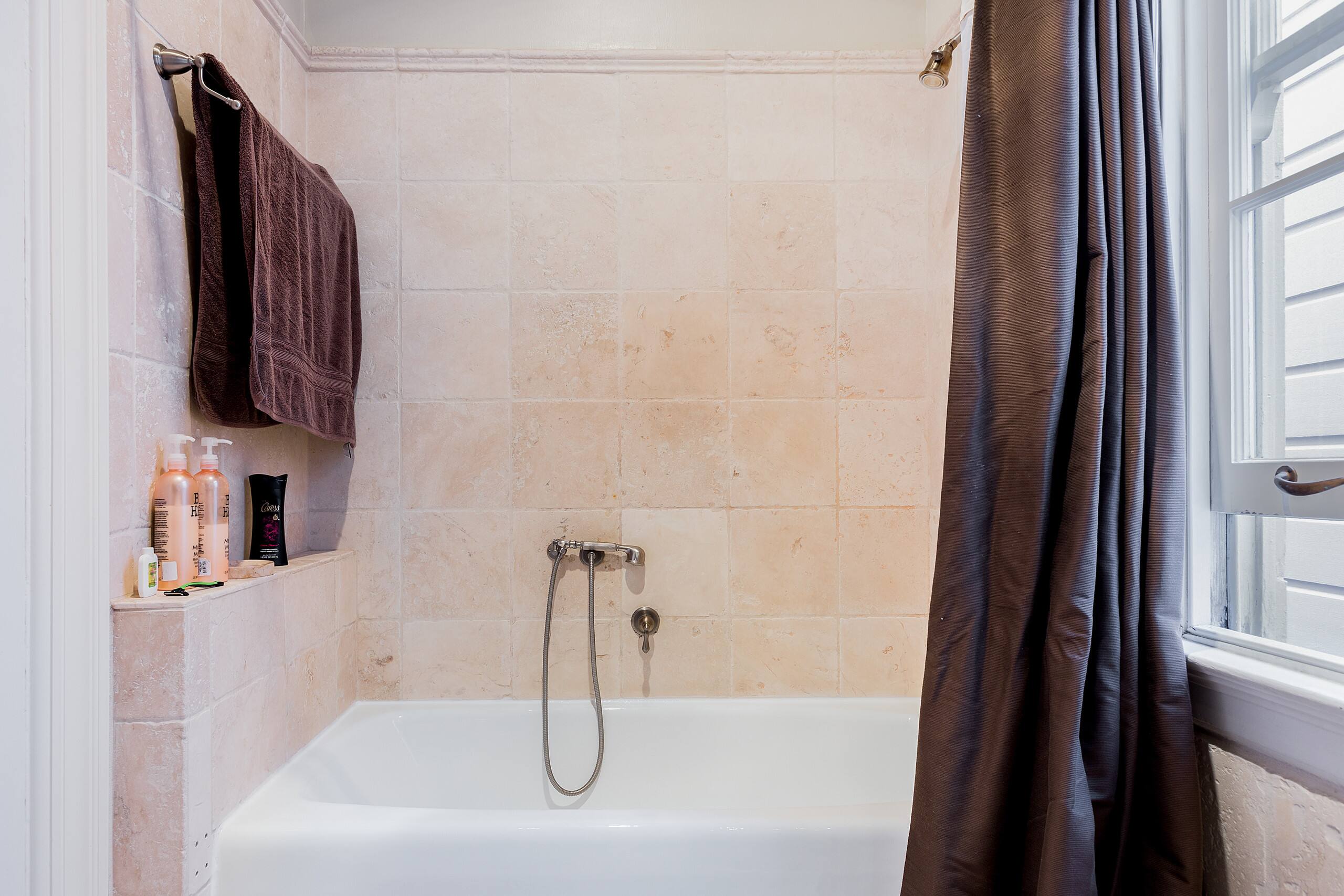 Home in San Francisco · ★4.85 · 4 bedrooms · 4 beds · 2 baths - Image 37