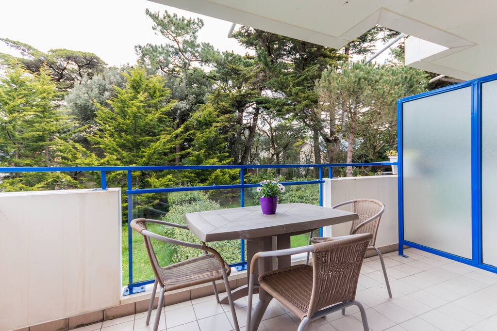 grand balcon au calme, vue verdure