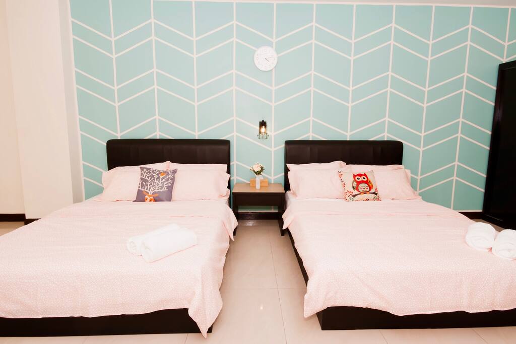 Gorgeous designed family suites (2-7 pax) , 2 Queen beds, 1 sofa bed, 1 floor mattresses. ALL BRAND NEW!!