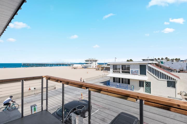 Private Balcony View of Hermosa Beach and the Pacific Ocean
