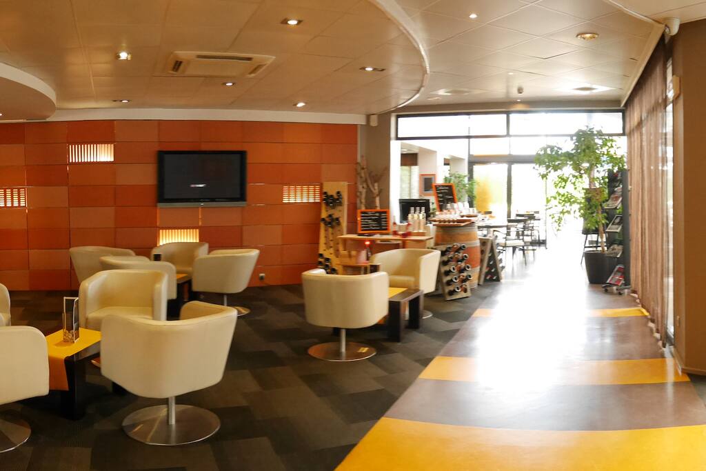 Hall d'accueil - Bar