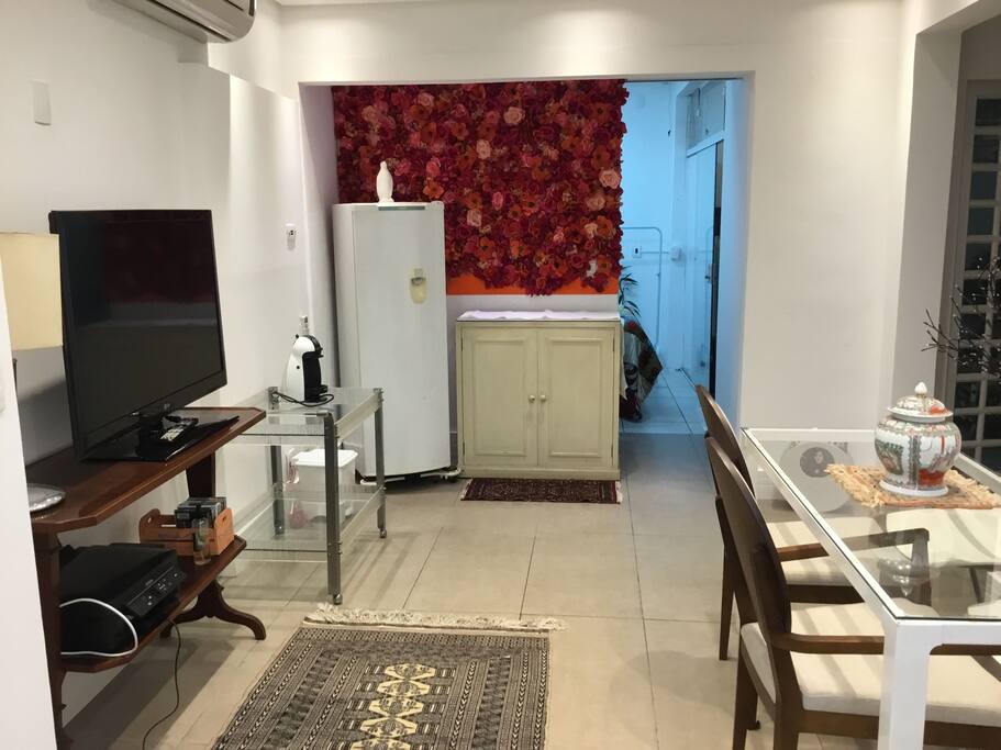 sala e mini cozinha