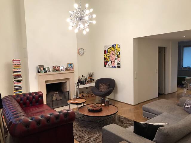 Fantastic 2 floor Rooftop Penthouse/ TOP Location! gallery image 2