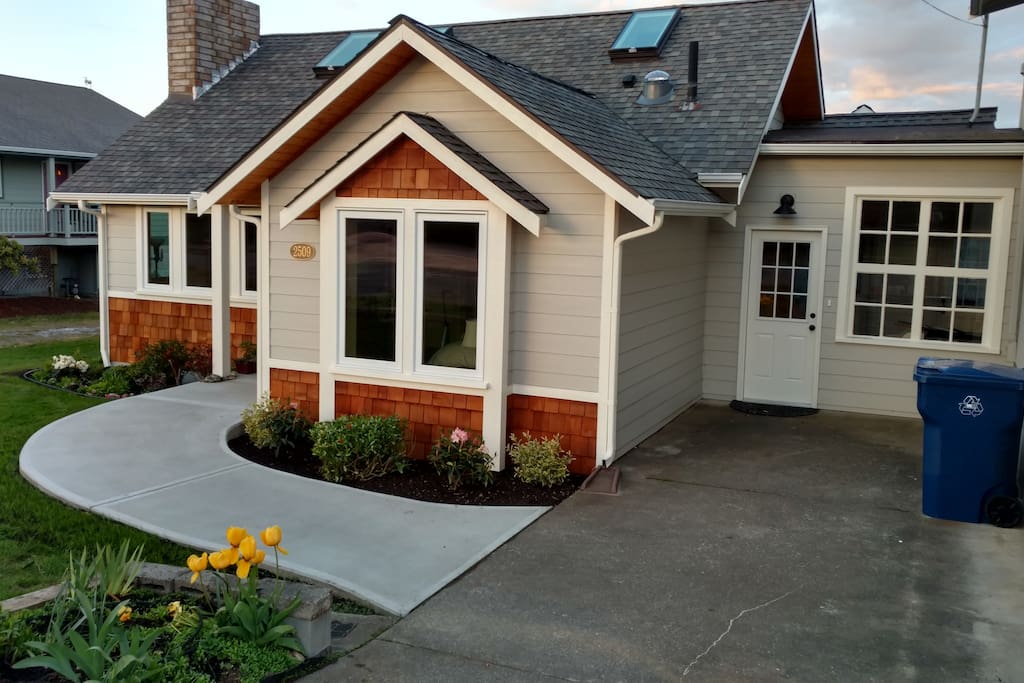 Our cozy home awaits you!