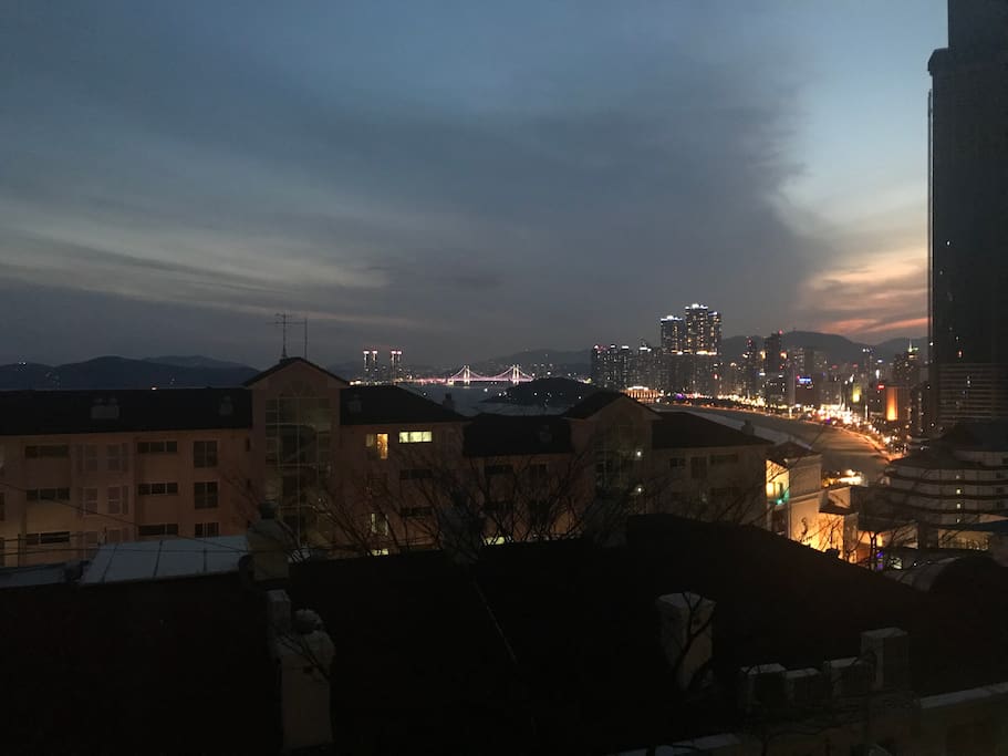 Actual photo taken from the room!
방에서 바로 찍은 사진입니다!