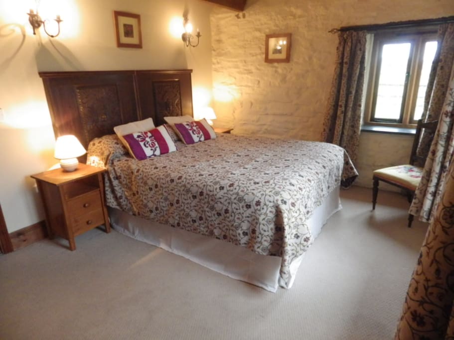 Kingsize bedroom