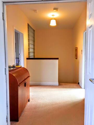 5 bedroom 3 bathroom, Central Penthouse, Parking gallery image 5