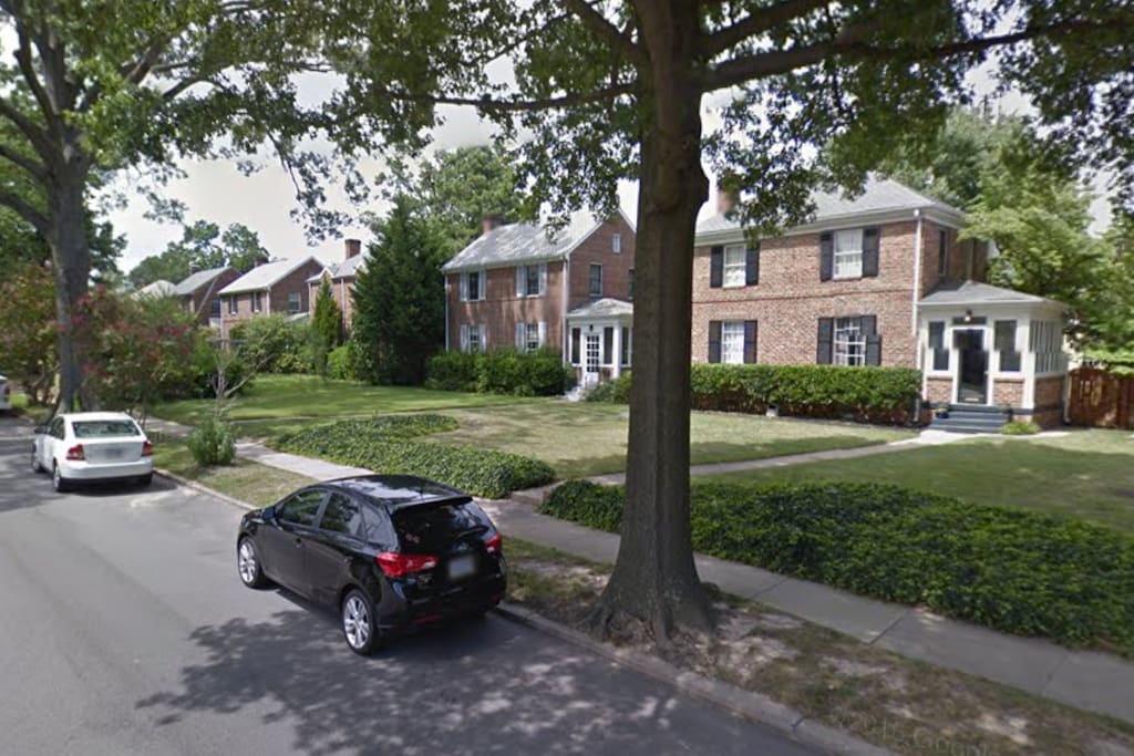 beautiful tree-lined neighborhood