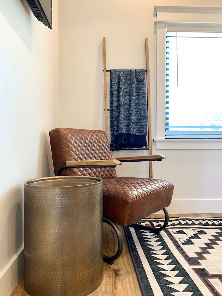 77 Guesthouse: Contemporary Bungalow - Come Relax! - Fredericksburg, TX