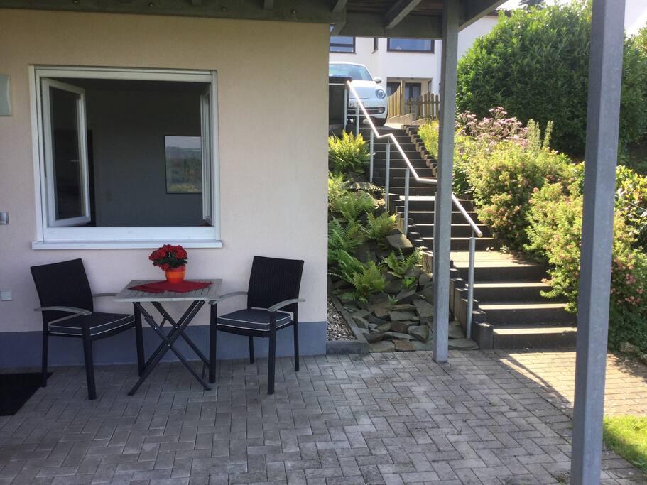 Eingangsbereich mit Terrasse